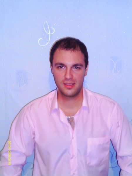 Антон Устинов