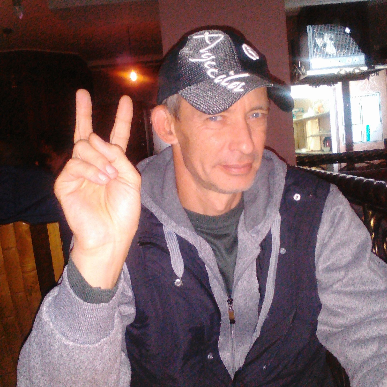 Олег Устинов