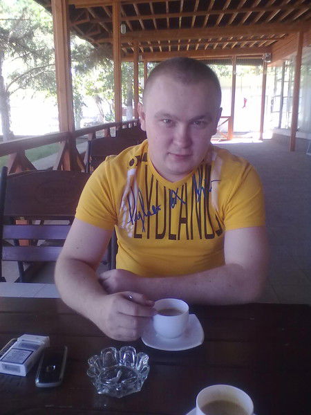 Антон Лавренюк