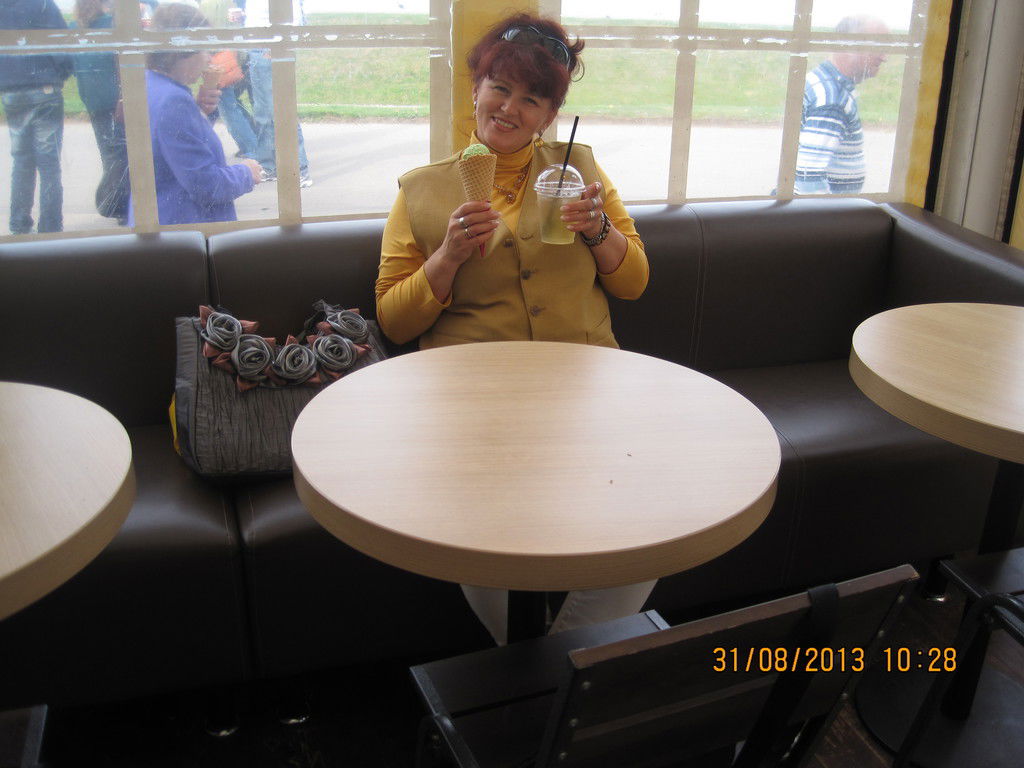 Лера Васнецова