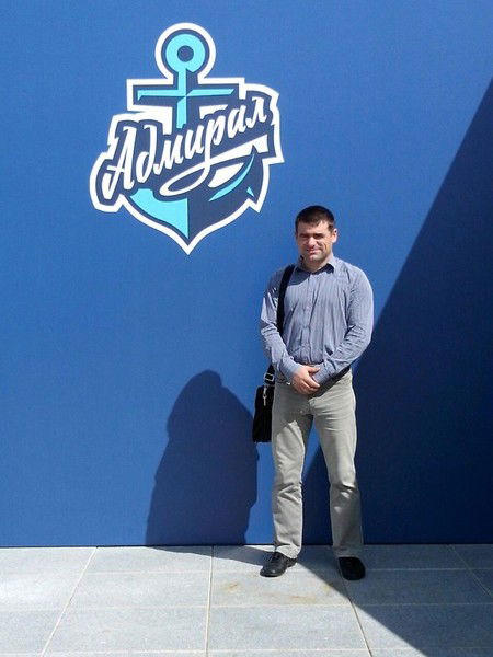 Дениs Макаренко