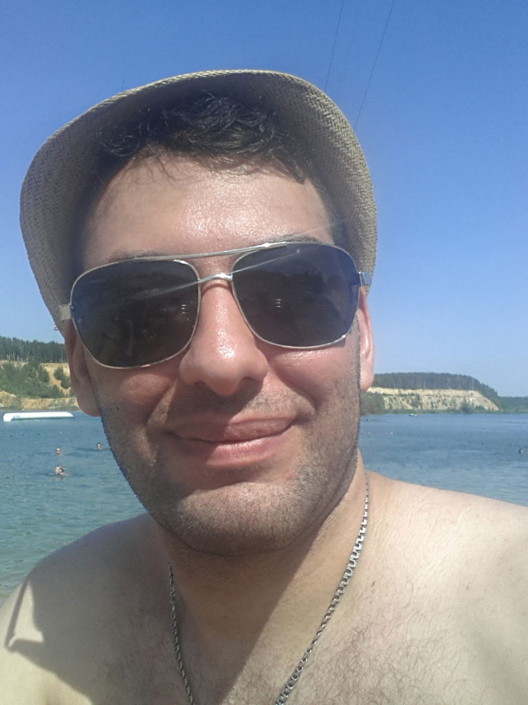 Влад Мнацаканов