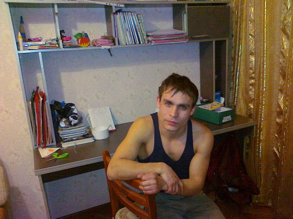 Антон Левин