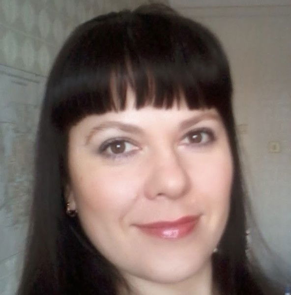 Лариса Хлызова