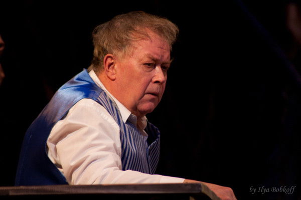 Александр Зубов