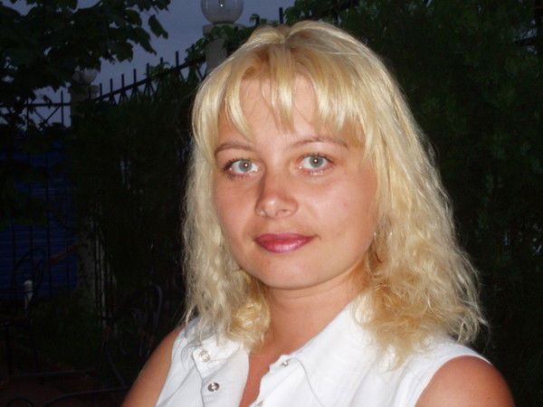 Юля Манукова