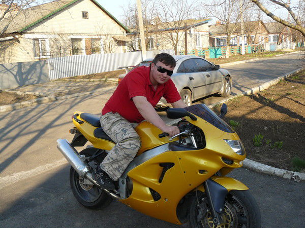 Антон Быценко