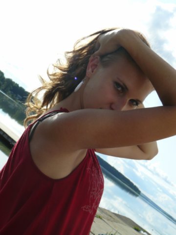 Лена Азанова