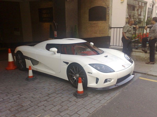 Санёк Белый