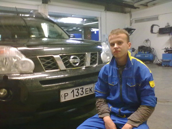 Денис Азаров