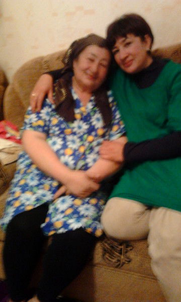 Лола Исакова