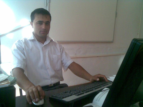 Немат Султанходжаев