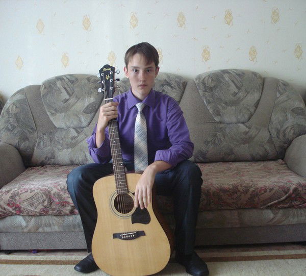 Артем Емельянов