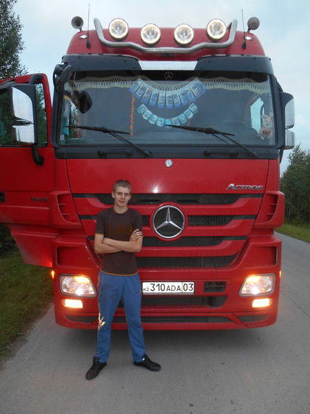 Иван Николаев