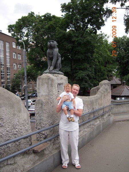 Дмитрий Макаренко