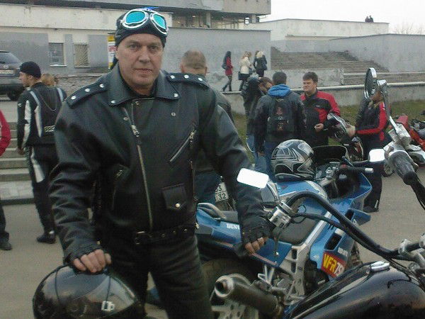 Анатолий Петров