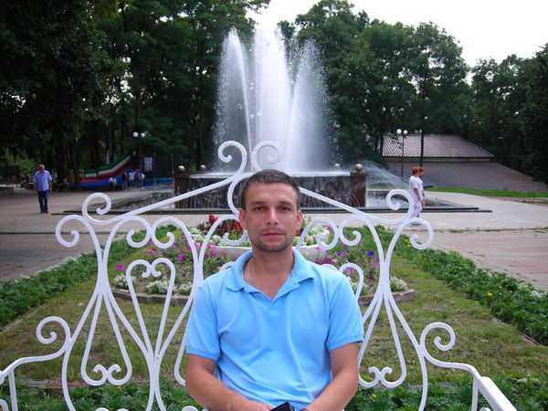 Игорь Жлуктенко