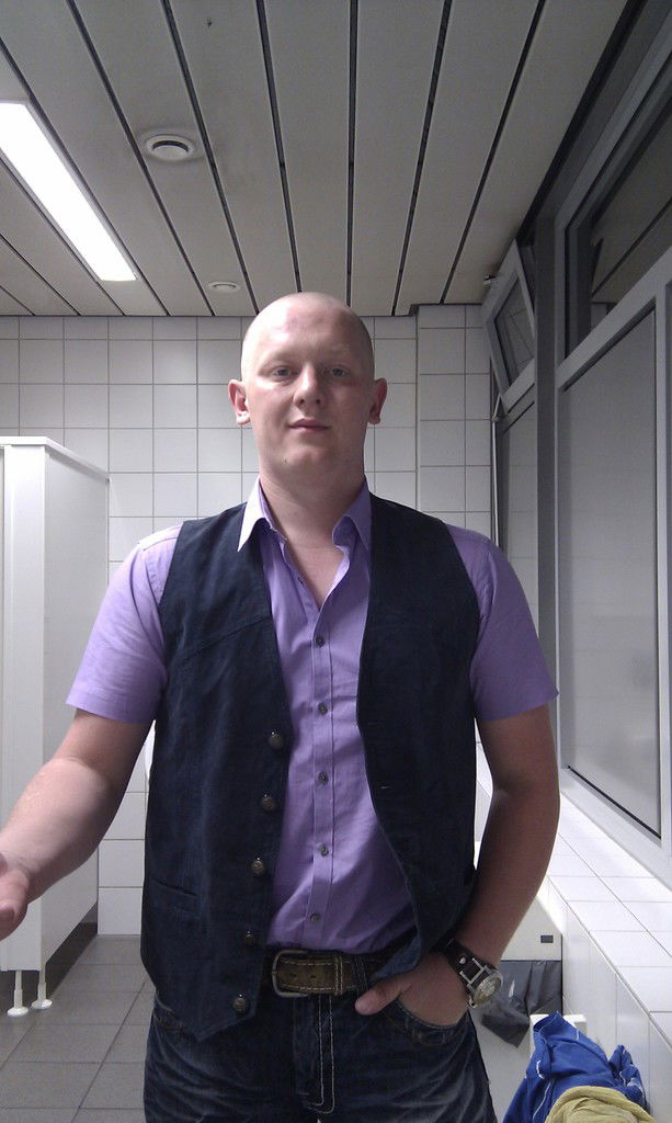 Артём Шартон