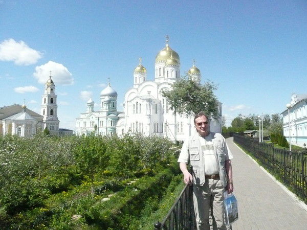 Виктор Мельников