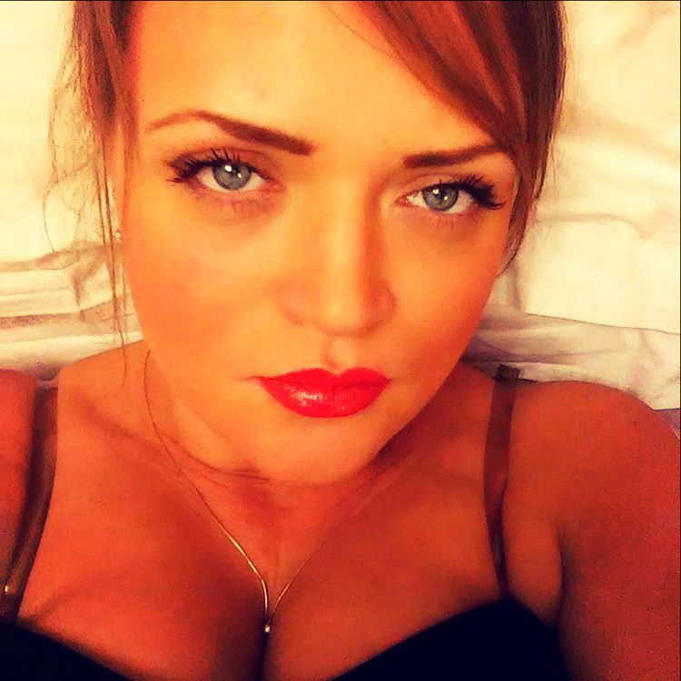 Юля Хмелева