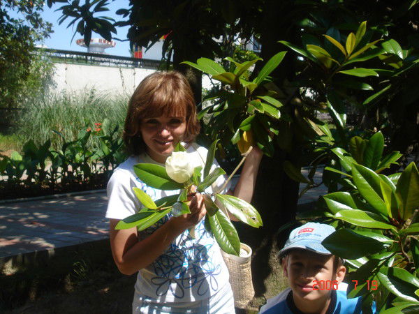 Люда Безуглая