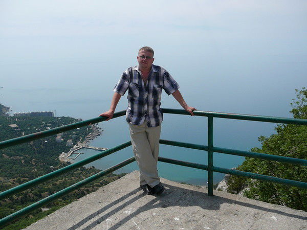 Анатолий Максимов