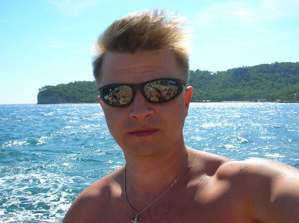 Анатолий Комаров