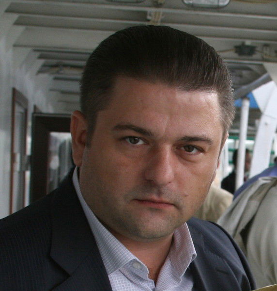 Неизвестно Неизвестно