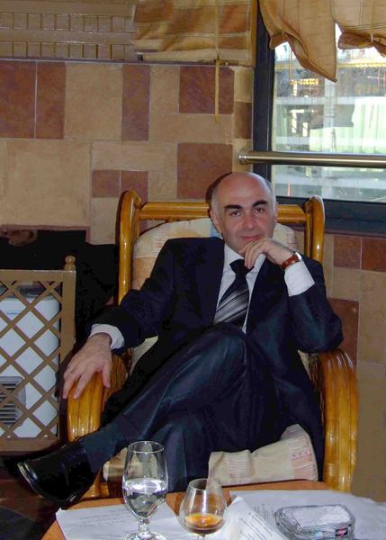 Юрий Акулян