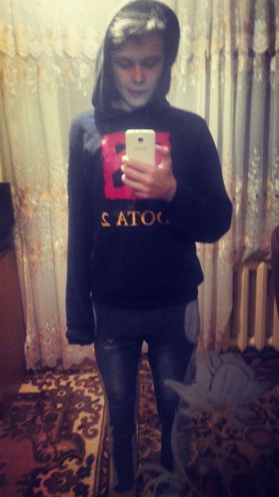 Никита Лавров