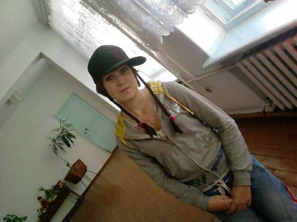 Алёна Божова