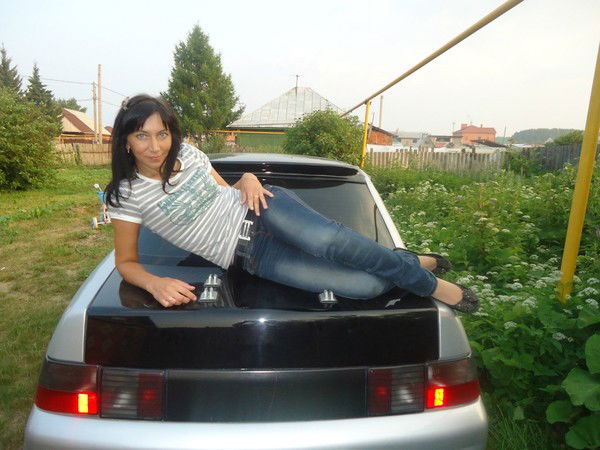 Наташа Попова