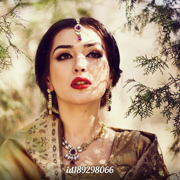 Зарина Нажмидинова