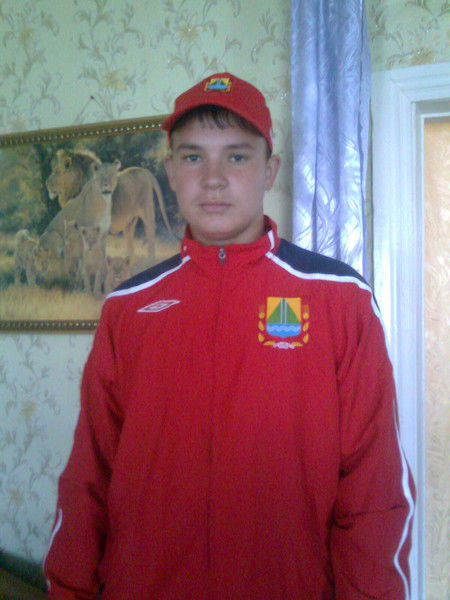 Макс Антонов