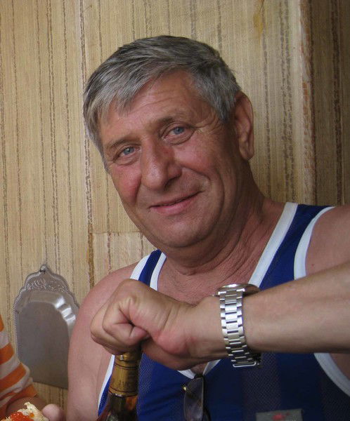 Константин Папакица