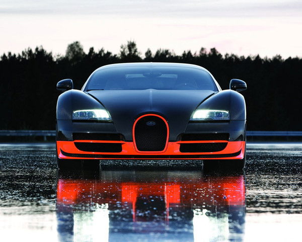 Илья Емельянов