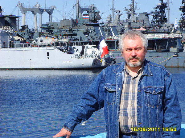 Александр Сахаров