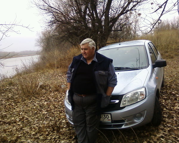 Виктор Комаров