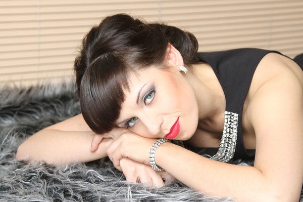 Виктория Попова