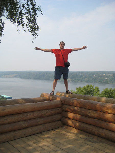 Андрей Макеев