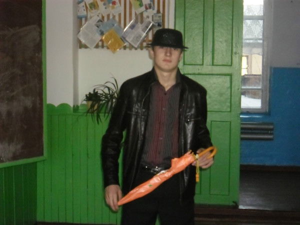 Антон Салахутдинов