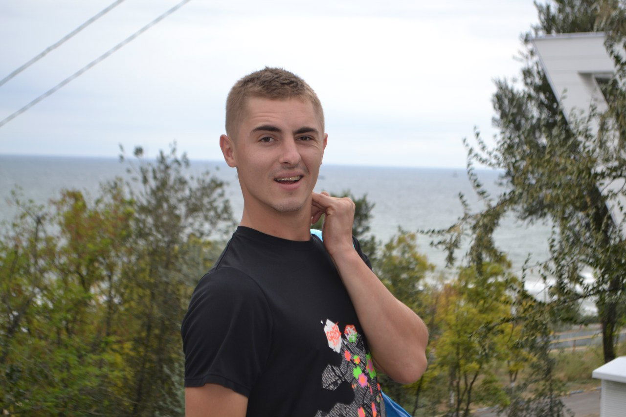 Анатолий Буров