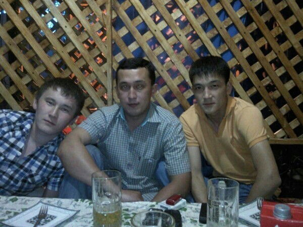 Азижан Бекешов