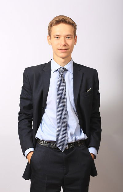 Андрей Романов