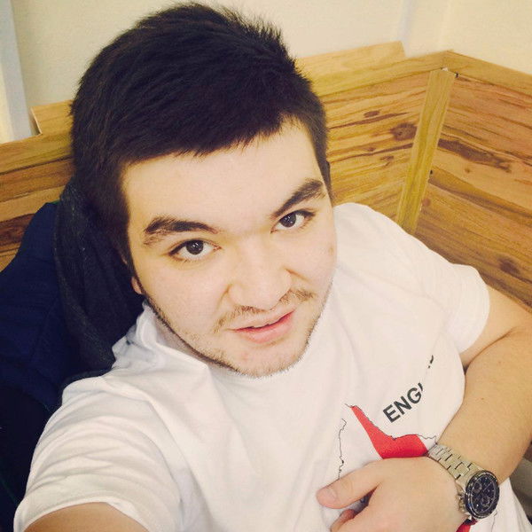 D Ахунходжаев