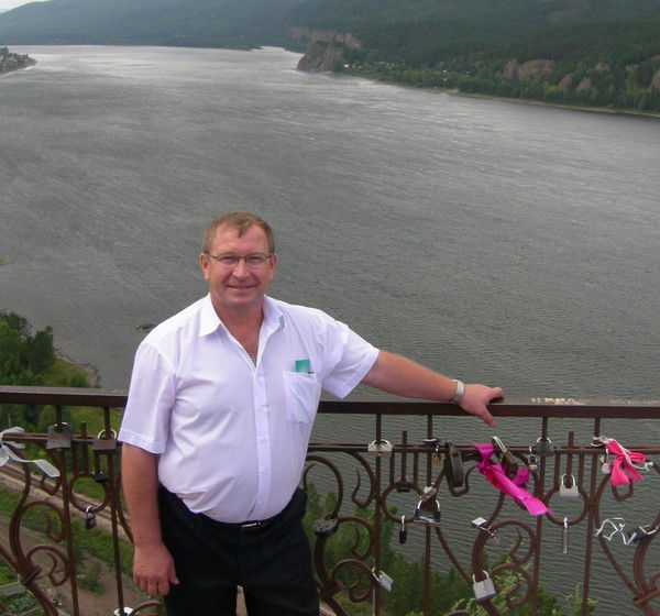 Леонид Петров