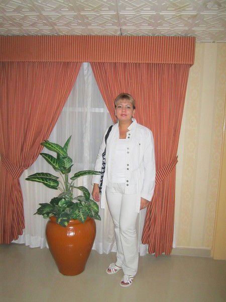 Лариса Попова