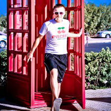 Виктор Петров