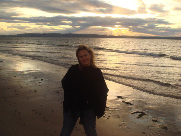 Лариса Каражеляскова