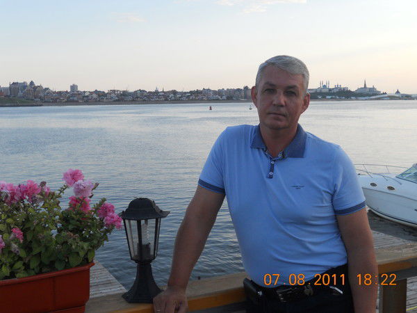 Анатолий Анаев